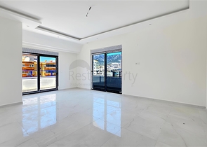 Penthouse am Meer mit großer Terrasse im Stadtteil Kargajak 