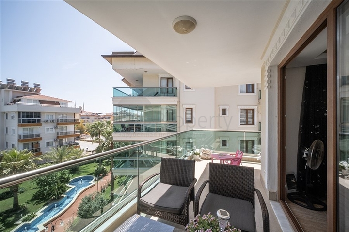 Geräumige möblierte 2+1-Wohnung in der prestigeträchtigen Gegend von Alanya - Beide