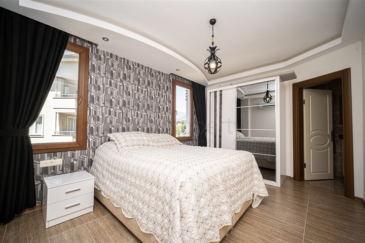 Geräumige möblierte 2+1-Wohnung in der prestigeträchtigen Gegend von Alanya - Beide