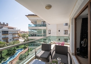 Geräumige möblierte 2+1-Wohnung in der prestigeträchtigen Gegend von Alanya - Beide