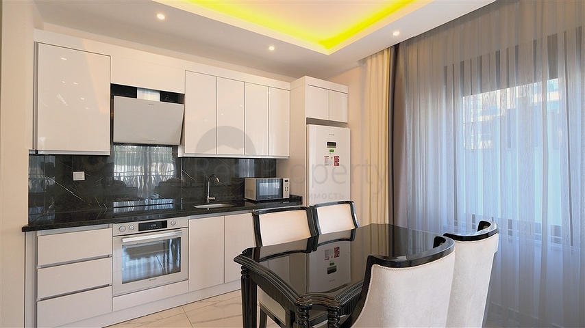 Geräumige möblierte Maisonette mit Terrasse und Meerblick in einer modernen Wohnanlage