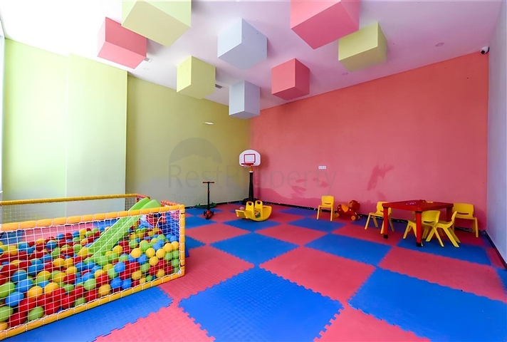 Geräumige möblierte Maisonette mit Terrasse und Meerblick in einer modernen Wohnanlage