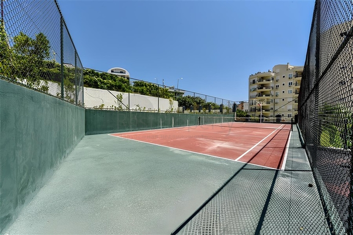 Geräumige möblierte Maisonette mit Terrasse und Meerblick in einer modernen Wohnanlage
