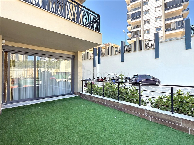 Geräumige möblierte Maisonette mit Terrasse und Meerblick in einer modernen Wohnanlage