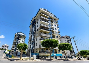 Geräumige möblierte Maisonette mit Terrasse und Meerblick in einer modernen Wohnanlage