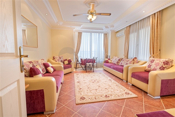 Gemütliche möblierte 2+1-Wohnung in der Nähe des Strandes in der Gegend von Tosmur