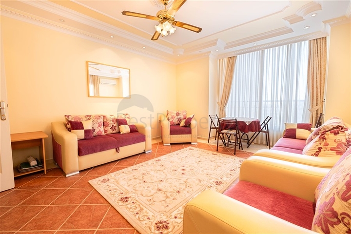 Gemütliche möblierte 2+1-Wohnung in der Nähe des Strandes in der Gegend von Tosmur