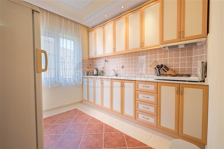 Gemütliche möblierte 2+1-Wohnung in der Nähe des Strandes in der Gegend von Tosmur