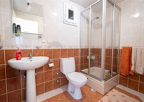 Gemütliche möblierte 2+1-Wohnung in der Nähe des Strandes in der Gegend von Tosmur