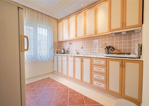 Gemütliche möblierte 2+1-Wohnung in der Nähe des Strandes in der Gegend von Tosmur