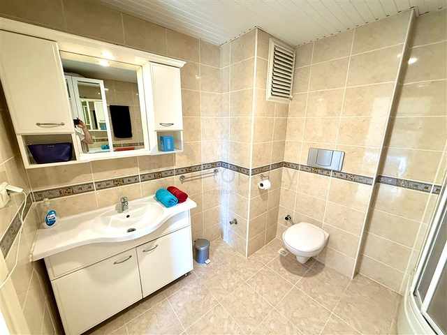 Komfortable möblierte 2+1-Wohnung in einer gepflegten Wohnanlage in der Gegend von Djikcilli