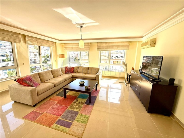 Komfortable möblierte 2+1-Wohnung in einer gepflegten Wohnanlage in der Gegend von Djikcilli