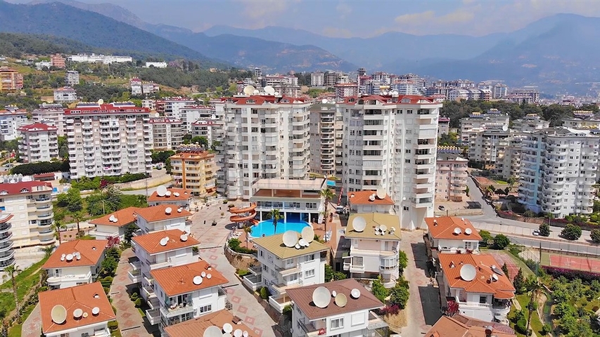 Komfortable möblierte 2+1-Wohnung in einer gepflegten Wohnanlage in der Gegend von Djikcilli