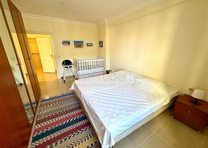 Komfortable möblierte 2+1-Wohnung in einer gepflegten Wohnanlage in der Gegend von Djikcilli