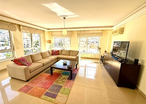 Komfortable möblierte 2+1-Wohnung in einer gepflegten Wohnanlage in der Gegend von Djikcilli