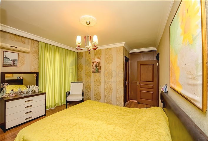 Geräumige 5+1-Wohnung mit Panoramablick und zu Fuß erreichbar zum Meer in der Gegend von Tosmur