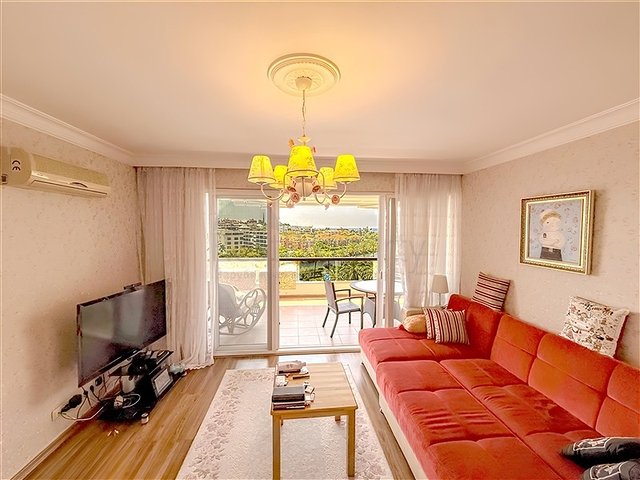 Geräumige 5+1-Wohnung mit Panoramablick und zu Fuß erreichbar zum Meer in der Gegend von Tosmur