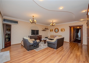 Geräumige 5+1-Wohnung mit Panoramablick und zu Fuß erreichbar zum Meer in der Gegend von Tosmur