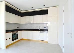 Geräumige 2+1-Wohnung in einem neuen Komplex mit Meerblick im Zentrum von Alanya