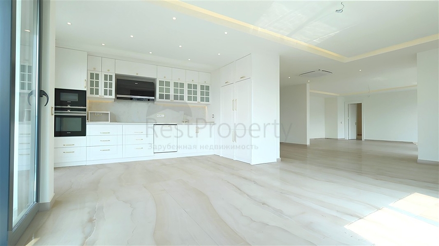 Geräumige 5+1-Wohnung mit Meerblick im Zentrum von Alanya