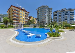 Geräumige 5+1-Wohnung mit Meerblick im Zentrum von Alanya