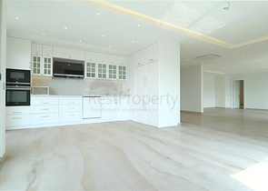 Geräumige 5+1-Wohnung mit Meerblick im Zentrum von Alanya