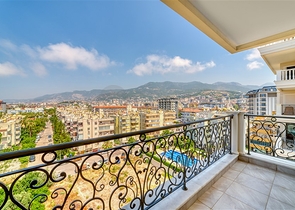 Geräumige Wohnung mit Meerblick in einem der besten Komplexe von Alanya