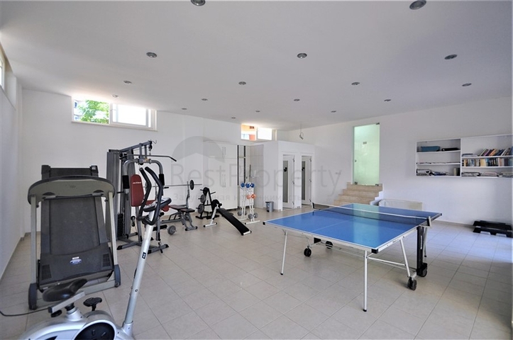 Geräumige möblierte 2+1-Wohnung in einer gepflegten Wohnanlage mit reicher Infrastruktur Geräumige möblierte 2+1-Wohnung in einer gepflegten Wohnanlage mit reicher Infrastruktur