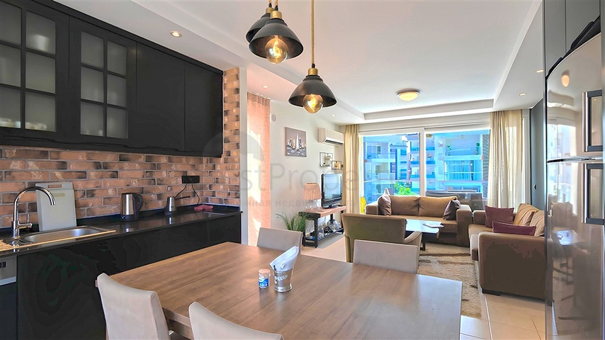 Geräumige möblierte 2+1-Wohnung in einer gepflegten Wohnanlage mit reicher Infrastruktur Geräumige möblierte 2+1-Wohnung in einer gepflegten Wohnanlage mit reicher Infrastruktur