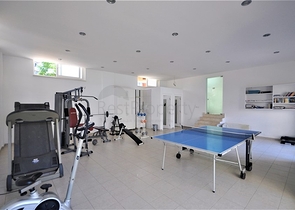 Geräumige möblierte 2+1-Wohnung in einer gepflegten Wohnanlage mit reicher Infrastruktur Geräumige möblierte 2+1-Wohnung in einer gepflegten Wohnanlage mit reicher Infrastruktur