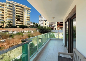 Gemütlichkeit und Komfort am Meer: Wohnung mit idealer Lage in Tosmur