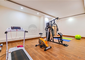 Moderne Wohnung umgeben von Natur und Meer