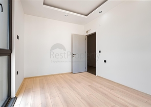 Moderne Wohnung umgeben von Natur und Meer