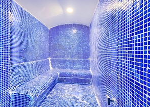 Moderne Wohnung umgeben von Natur und Meer