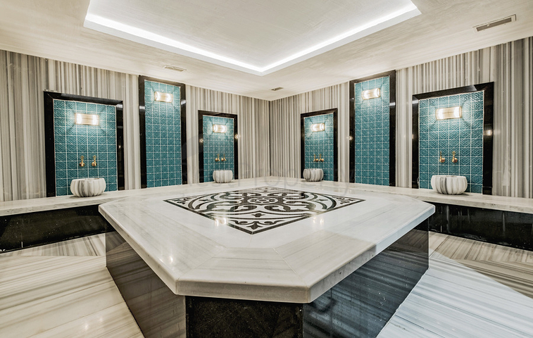 Moderne Wohnung mit Garten am Meer in einer malerischen Gegend