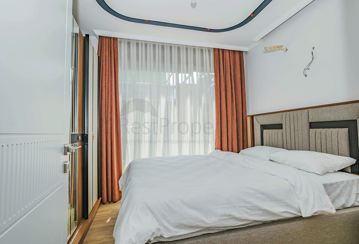 Moderne Wohnung mit Garten am Meer in einer malerischen Gegend