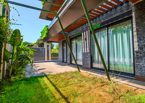 Moderne Wohnung mit Garten am Meer in einer malerischen Gegend