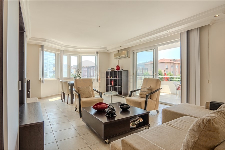 Gemütliche Wohnung in der Nähe von Kleopatra Beach