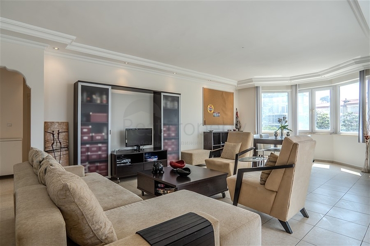 Gemütliche Wohnung in der Nähe von Kleopatra Beach