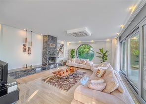 Geräumige Villa mit Panoramablick auf das Meer im Zentrum von Alanya