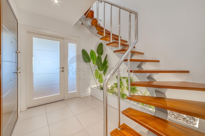 Geräumiges Penthouse am Meer mit Aussicht und Komfort 