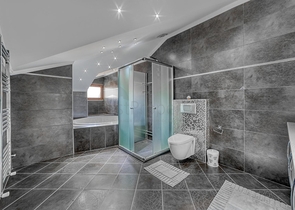 Geräumiges Penthouse am Meer mit Aussicht und Komfort 