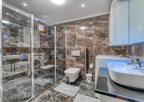 Geräumiges Penthouse am Meer mit Aussicht und Komfort 