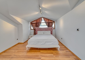 Geräumiges Penthouse am Meer mit Aussicht und Komfort 