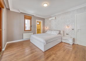 Geräumiges Penthouse am Meer mit Aussicht und Komfort 