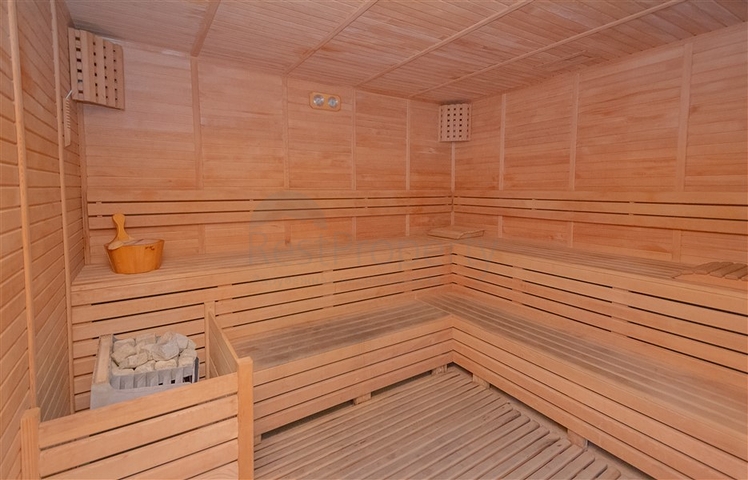 Luxus-Villa am Meer in einer malerischen Ecke des Mittelmeers