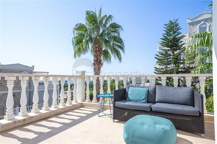 Luxus-Villa am Meer in einer malerischen Ecke des Mittelmeers