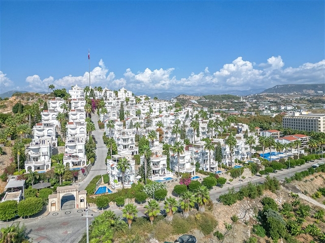 Luxus-Villa am Meer in einer malerischen Ecke des Mittelmeers