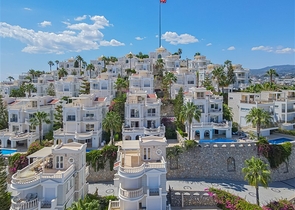 Luxus-Villa am Meer in einer malerischen Ecke des Mittelmeers