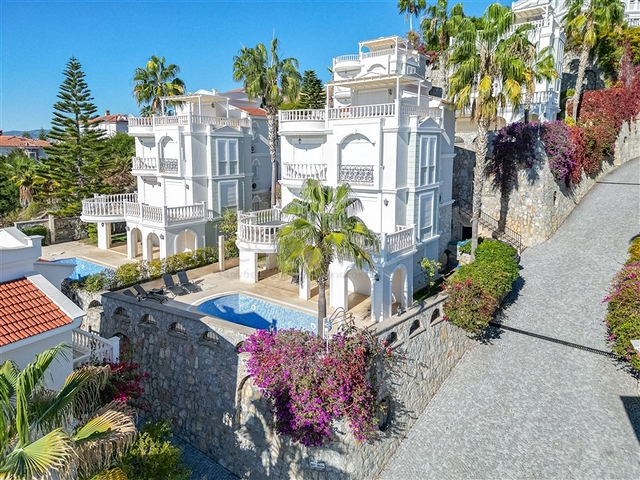 Luxusvilla mit Meerblick in der prestigeträchtigen Gegend von Konalka